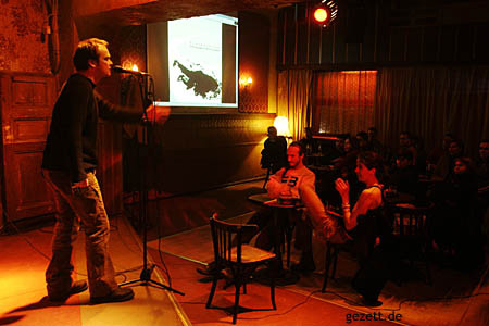 2005682_8208